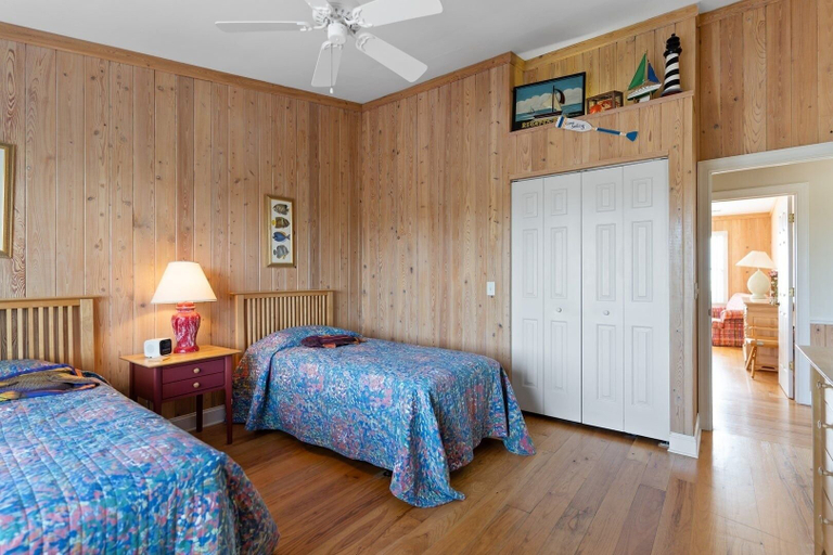 Room 2, Cypress Hall 6 Bedroom Home by RedAwning, Brunswick