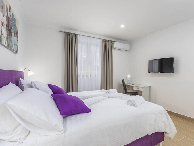 Bedroom 3, Modernly Equipped two Bedroom Apartment With Private Pool for 4-6 People, Tinjan