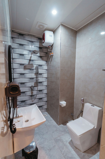 Bathroom 3, Elephantohotel, Mjini