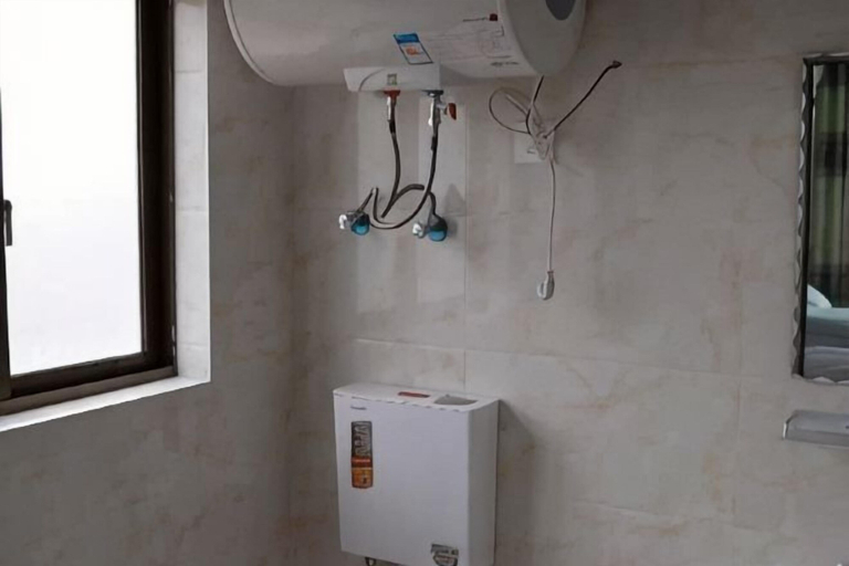 Bathroom 3, Guzhen Inn, Shangrao