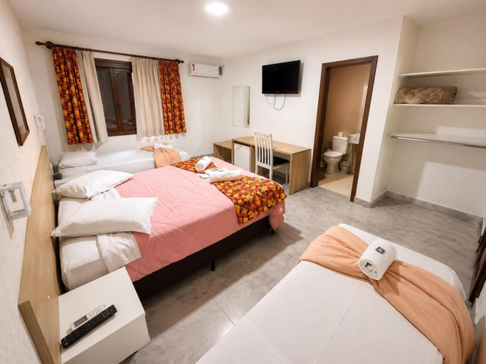 Bedroom 2, Hotel Alpen Hof, Gramado