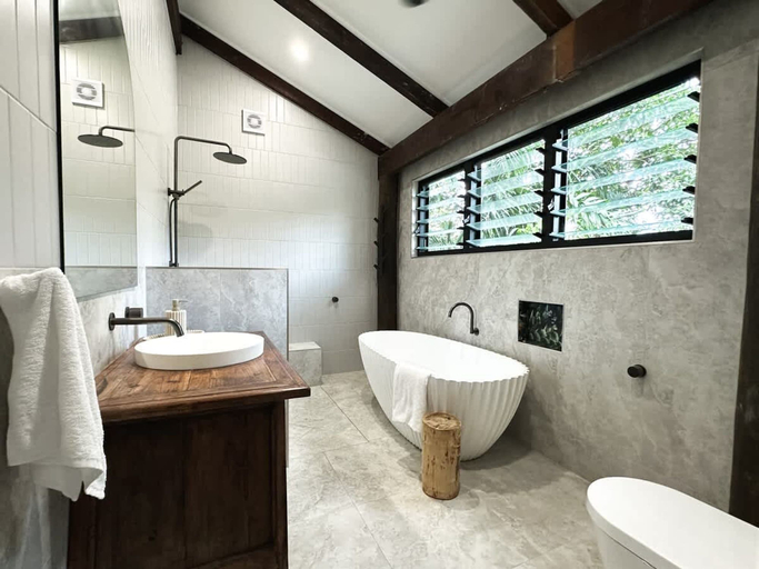 Room 4, The Treehouse Rainforest Home w Pool, Cairns