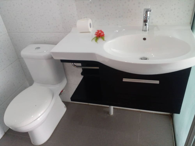 Bathroom 3, Beach Escape Resort, Ba