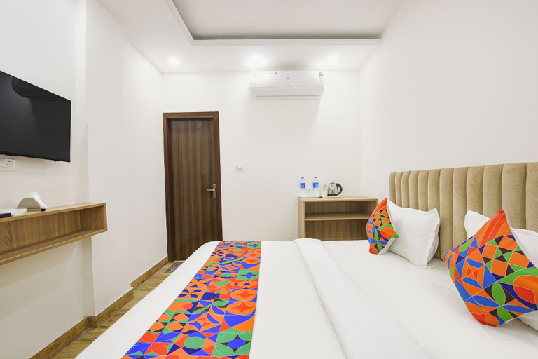 Room 2, Fabhotel Moonlight, Delhi