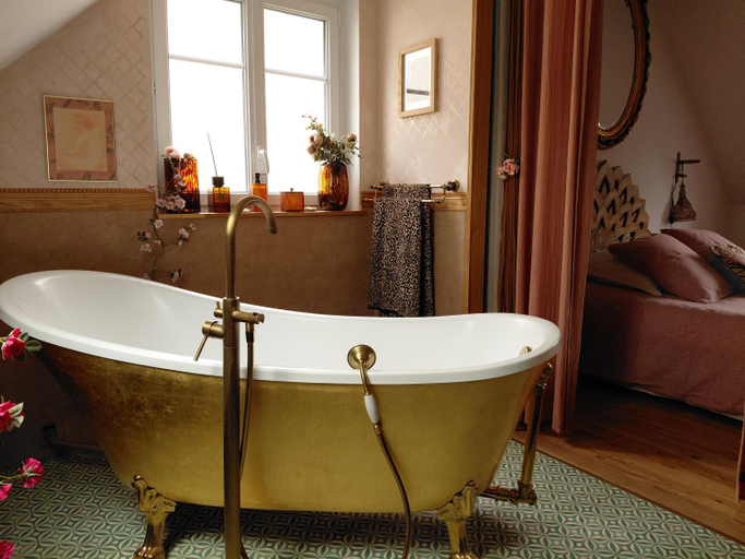 Bathroom, Le Banellou, Finistère