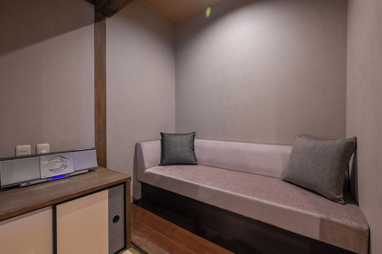 Bedroom 3, Kaze no Tani no Iori, Kōta
