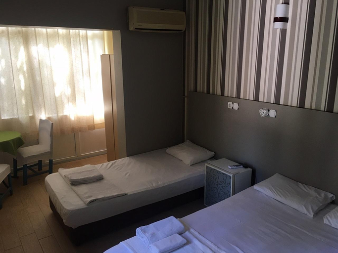 Bedroom 2, Hotel Dolphine, Anamur