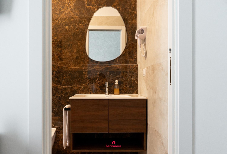 Bathroom 4, Barirooms - Cardassi Suites, Bari