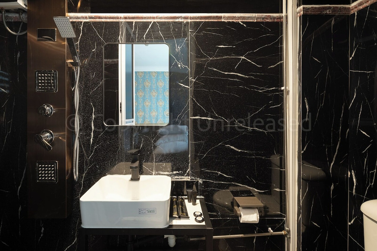Bathroom 3, The Quay Hotel Bugis, Singapore