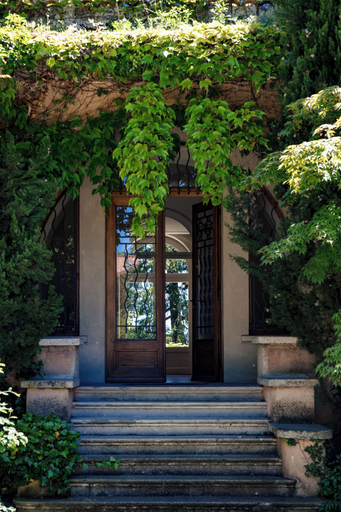 Exterior detail, La Villa Kara, Drôme