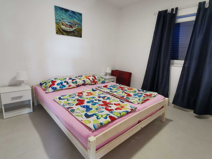 Others 3, Boutique Apartment in Pirovac With Terrace, Pirovac