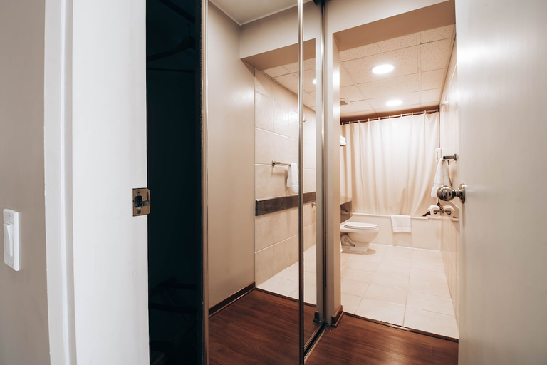 Bathroom 4, Suites del Bosque Hotel, Lima