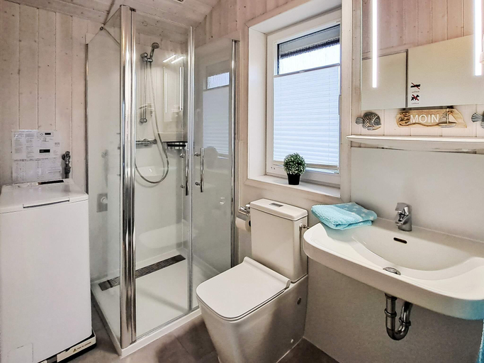 Bathroom 3, 4 star holiday home in Groemitz, Ostholstein