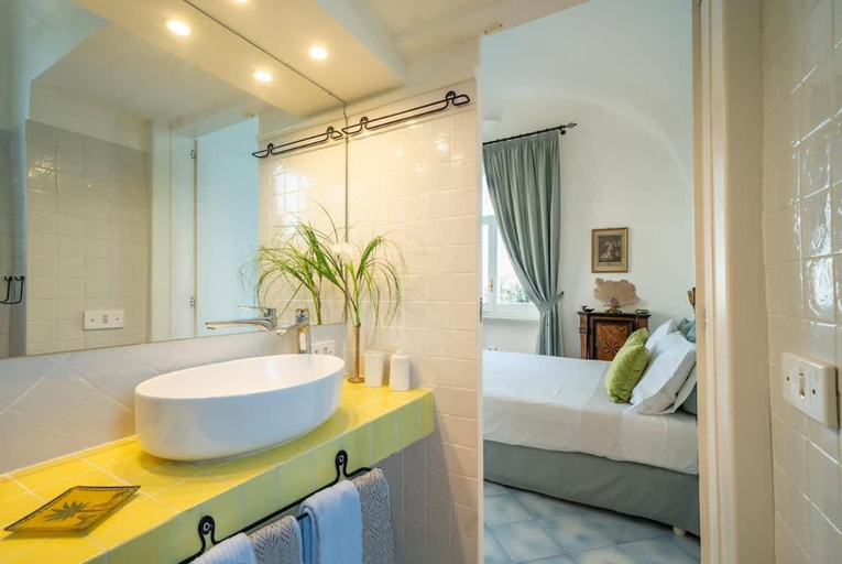 Bathroom 3, Luxury Villa Zaffiro - Pool, Garden and Sea View, Napoli