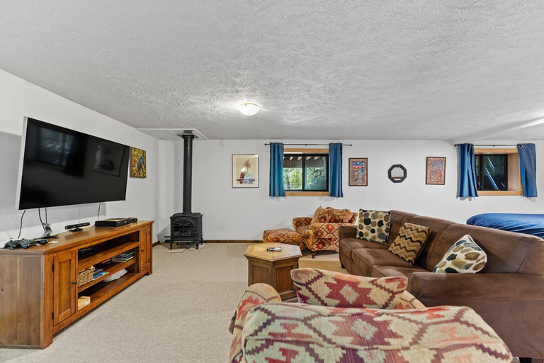 Others 1, 79 Hawn Drive : 2, Summit