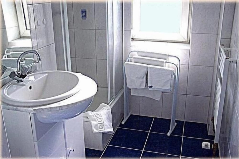 Bathroom, Hotel Am Wehrhahn, Düsseldorf