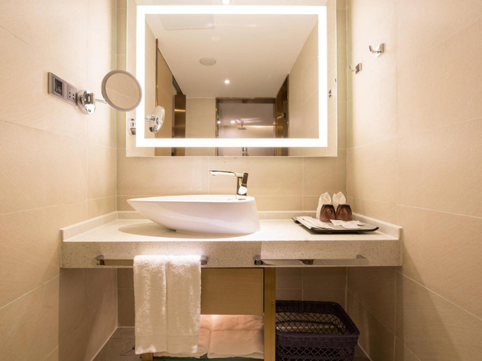 Bathroom 4, Lavande Hotel Qijiang High-speed Railway Station                                          , Chongqing