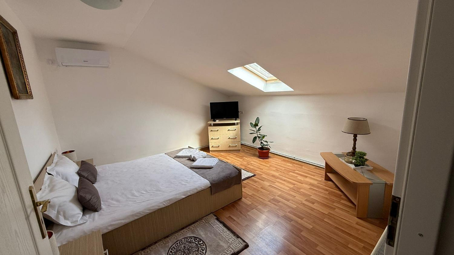 Others 3, Casa Ramona, Turda