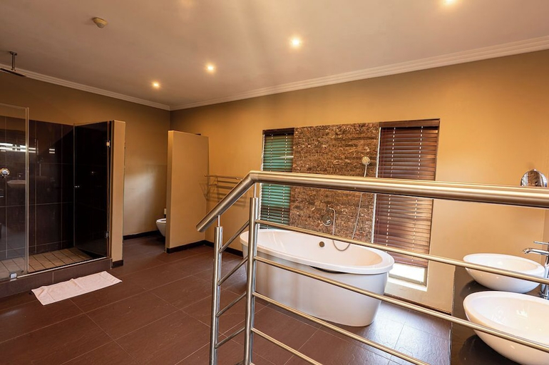 Bathroom 3, St Andrews Boutique Hotel, Ekurhuleni
