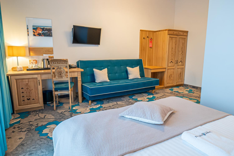 Bedroom 2, Dworek Goralski Restauracja Hotel & SPA, Bielsko
