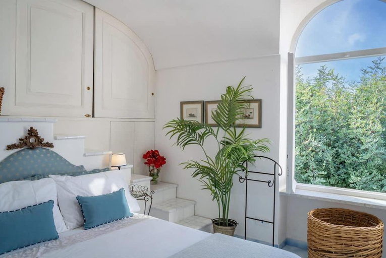 Bedroom 2, Luxury Villa Zaffiro - Pool, Garden and Sea View, Napoli