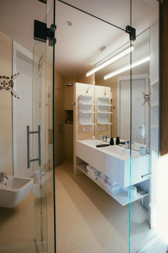 Bathroom 4, Villa Calvia Crispinilla by Villas Guide, Novigrad