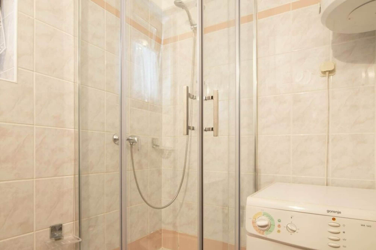Bathroom 2, Maja Apt 2 Comfortable Holiday Residence, Fažana