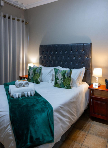 Bedroom 4, Heerengracht Guesthouse, Frances Baard