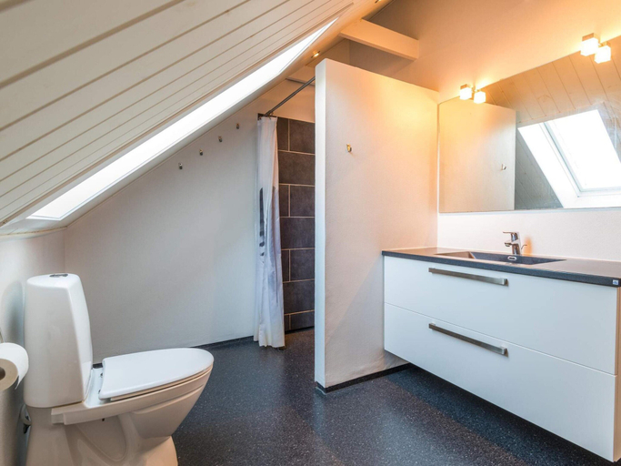Bathroom 3, 5 Star Holiday Home in Fano, Fanø