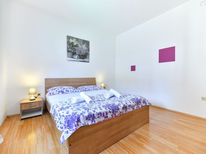 Others 4, Lovely Holiday House With Private Pool, Charming Open Kitchen, Near Old Town, Zadar