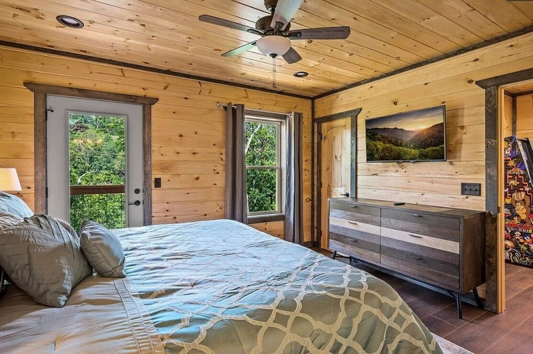 Room 3, Smoky Top 2 Bedroom Cabin, Sevier
