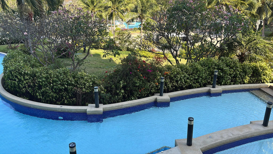 Swimming pool 2, 1 BR Loft Condo in Cha-Am, Cha-Am