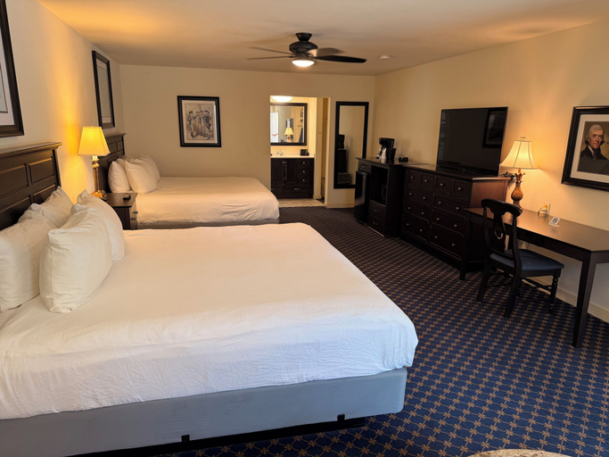 Room 2, Princess Anne Hotel, SureStay Collection by Best Western, Williamsburg