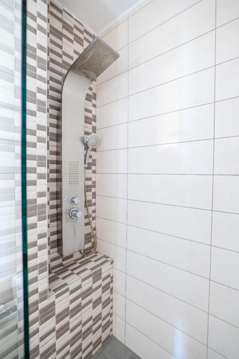 Bathroom 3, Standart Apartments 67 , Glyfada Beach, Ionian Islands