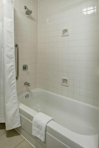 Bathroom 4, AmericInn by Wyndham Brookfield, Waukesha