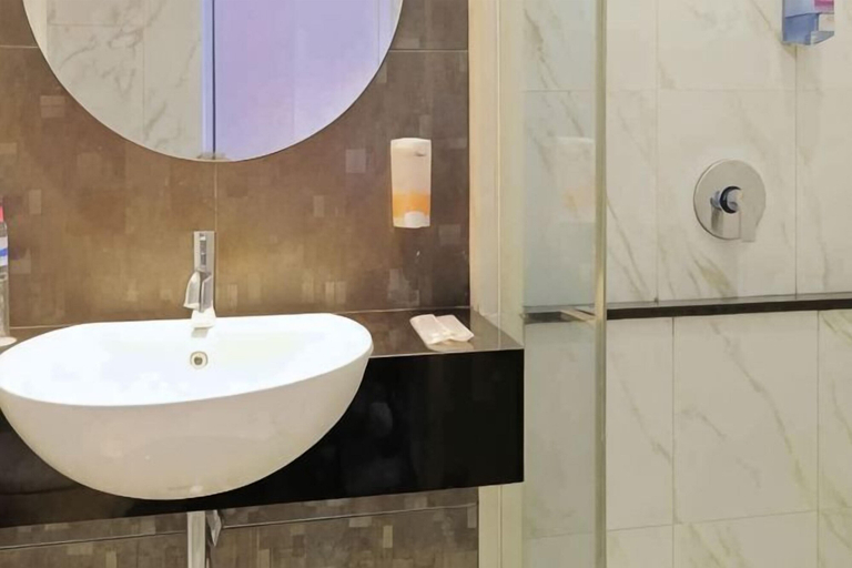 bathroom 12