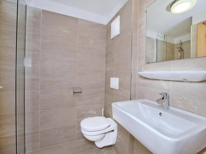 5, Modern apartment with balcony and access to sauna, Zell am See