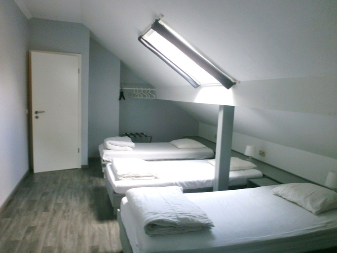 Others 5, Tidy Holiday Home with Fireplace near Malmédy, Liège