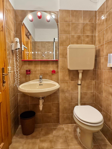 Bathroom 4, Hotel Aquila, Sondrio