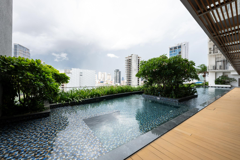 Swimming pool 4, The Gateway Phnom Penh, Phnom Penh