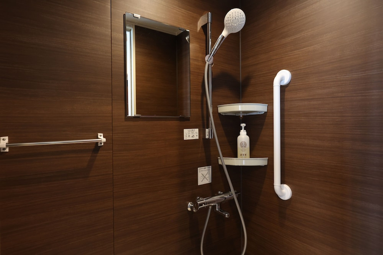 Bathroom 4, Umi-Akari, Himi