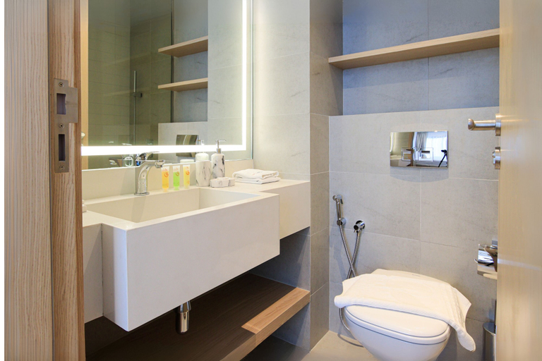 Bathroom 3, Modern 1BR Living in Oakley Square, Dubai