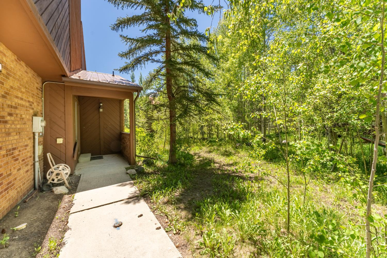 Others 2, 79 Hawn Drive : 2, Summit
