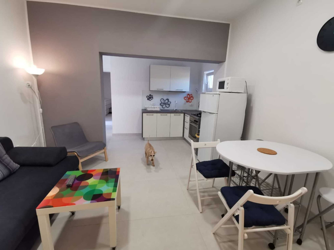Others 2, Boutique Apartment in Pirovac With Terrace, Pirovac