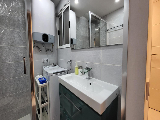 Bathroom 2, Seaside Apartment Las Palmas near Playa Canteras, Las Palmas