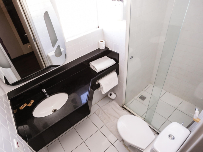 Bathroom 4, Ibis Teresina, Teresina