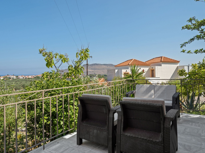 Others 2, Gorgeous Studio in Lesvos Island With Balcony, North Aegean