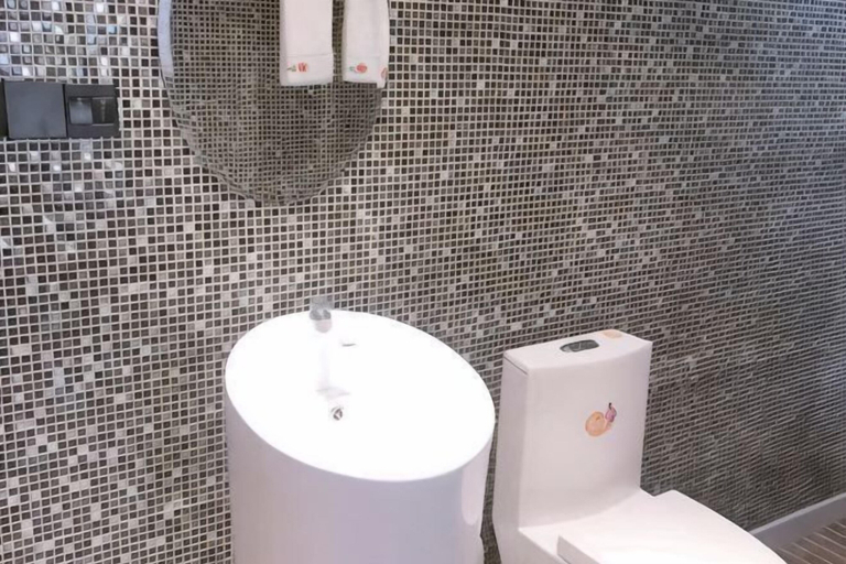 Bathroom 2, SET CHAIN HOTOL, Ezhou