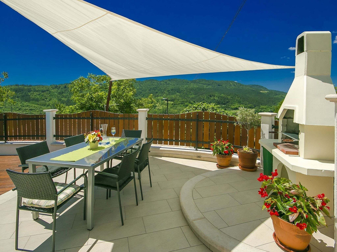 Others 4, Traditional House With Private Pool and Panoramic Views, Incl. Wi-fi and air Conditioning, Buzet