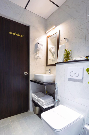 Bathroom 3, Krrish Boutique Hotel, Ameerpet Hyderabad, Ranga Reddy